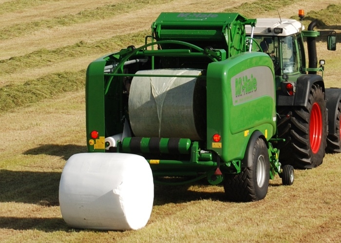 Baling Tips for Silage - High Quality Film and Pre-stretching Techniques